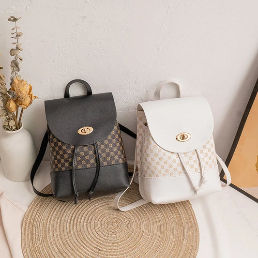 حقيبة ظهر أنيقة وعصرية بتصميم فريد