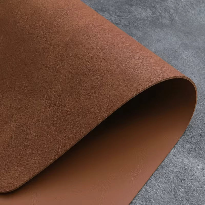 مفارش طاولة جلد صناعي على الطراز الأمريكي 43*30 سم – طقم من 1/4/6 قطع – مفارش طاولة من البولي يوريثان مقاومة للماء على الوجهين – مقاومة للحرارة وغير قابلة للانزلاق للمطبخ وتناول الطعام (أسود/بني/بني فاتح)