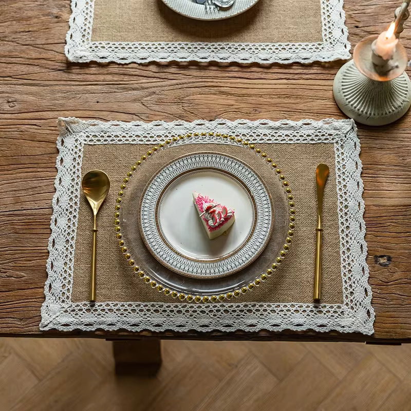 Sets de table tissés en jute | Napperons tressés rustiques en jute naturelle avec bordure en dentelle | Décoration de table de ferme pour les fêtes et les repas quotidiens