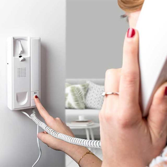 Kit d'interphone métallique SCS Sentinel SEN4137091 – Comprend 2 fils, monté sur supports pour une installation facile