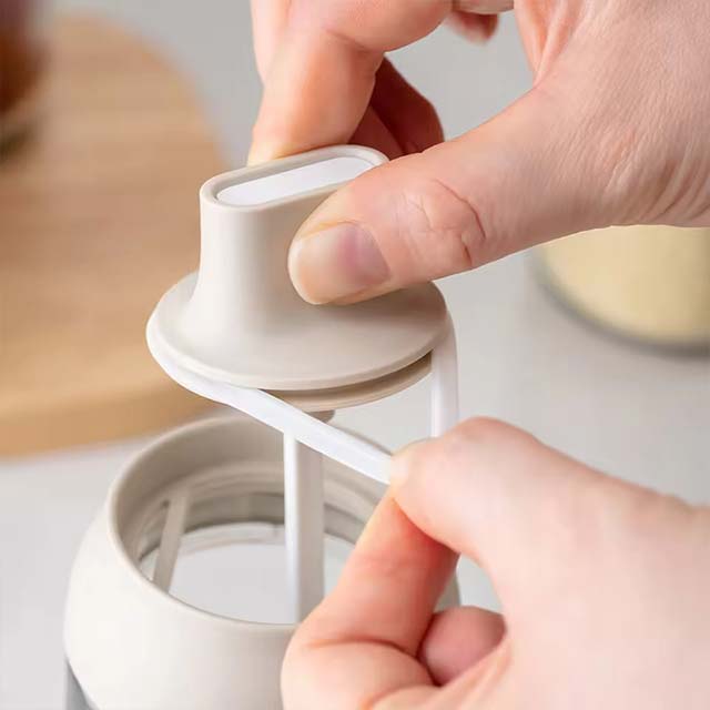 WMMO Spice Jar Set with Lid – Herb & Condiment Storage Tins with Spoon & Sealed Container for Seasonings