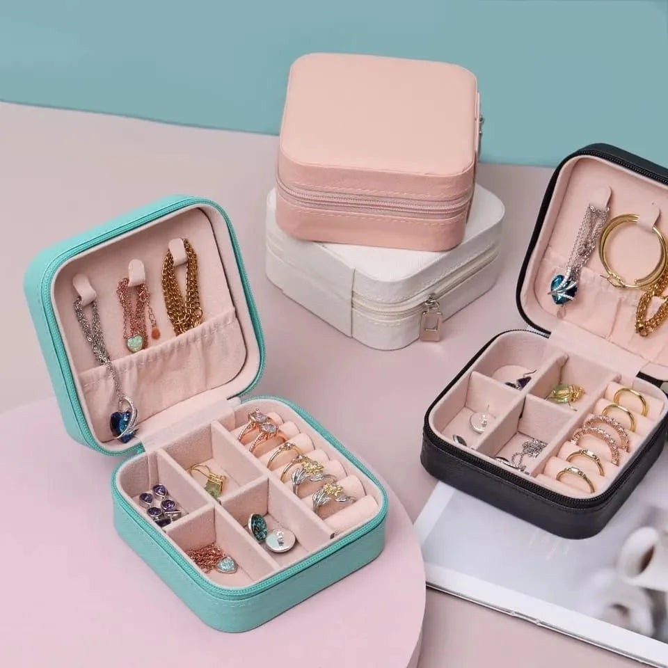Portable Leather Travel Jewelry Box – Compact Jewelry Organizer Case for Rings, Earrings & Necklaces