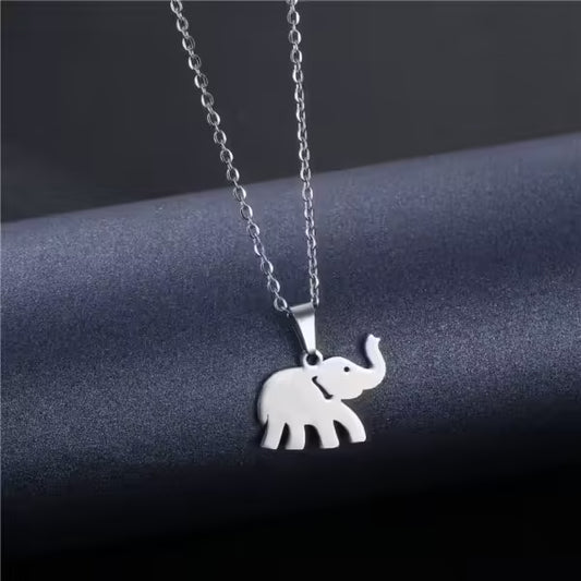 Collier pendentif éléphant bohème pour femme (EGN153)