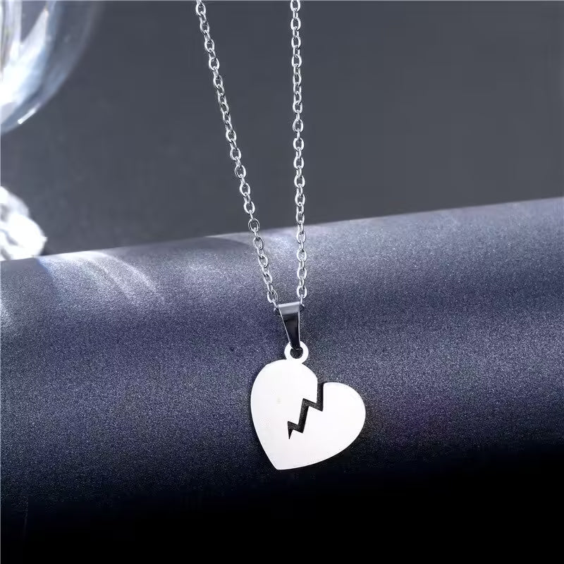 Collier unisexe avec pendentif cœur brisé (EGN187)