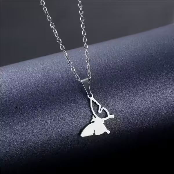 قلادة نسائية على شكل فراشة (EGN169)