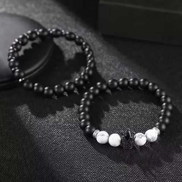 طقم أساور من 2 قطعة من خرز التاج والخرز الأبيض (EGBT210)