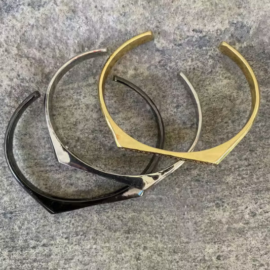 سوار رجالي من الفولاذ المقاوم للصدأ مرصع بالزركون (EGBT391)