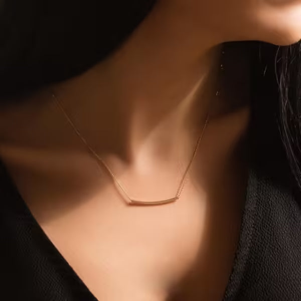 Curved Pendant Women Necklace (EGN215)