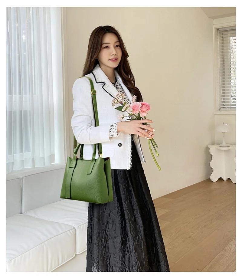 Women's Classic Black Shoulder Bag (EGB229)