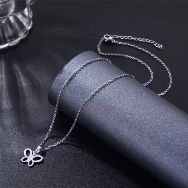 Collier papillon élégant en acier inoxydable argenté brillant (EGN182)