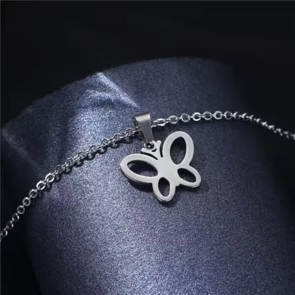 Collier papillon élégant en acier inoxydable argenté brillant (EGN182)