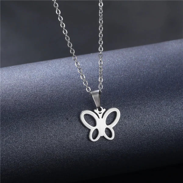 Collier papillon élégant en acier inoxydable argenté brillant (EGN182)