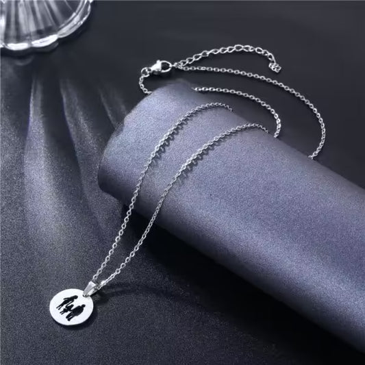Collier unisexe avec pendentif en forme de famille de trois (EGN170)