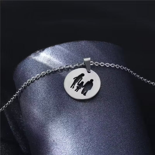 Collier unisexe avec pendentif en forme de famille de trois (EGN170)