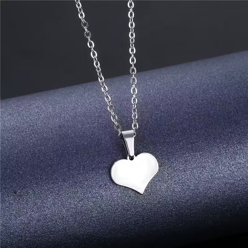 Collier pour femme avec pendentif cœur rempli (EGN161)