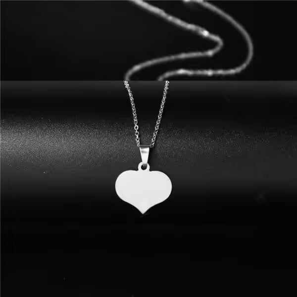 Collier pour femme avec pendentif cœur rempli (EGN161)