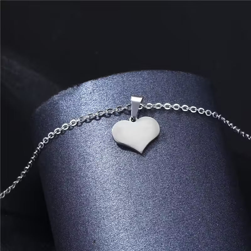 Collier pour femme avec pendentif cœur rempli (EGN161)
