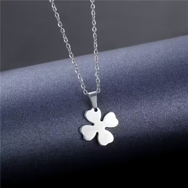 Collier pendentif magnétique trèfle à quatre feuilles pour femme (EGN181)
