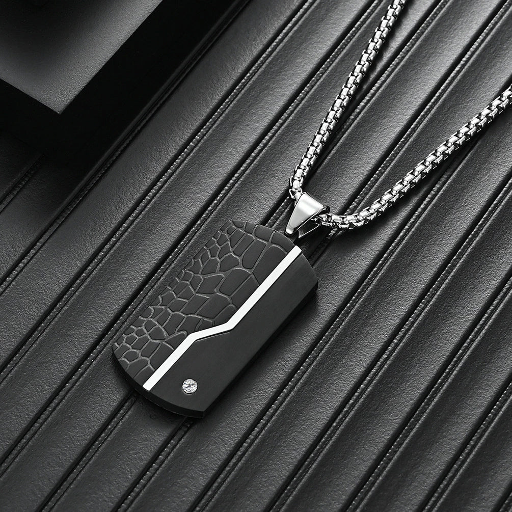 Collier avec pendentif demi-crocodile et point de zircon, chaîne en argent (EGN105)