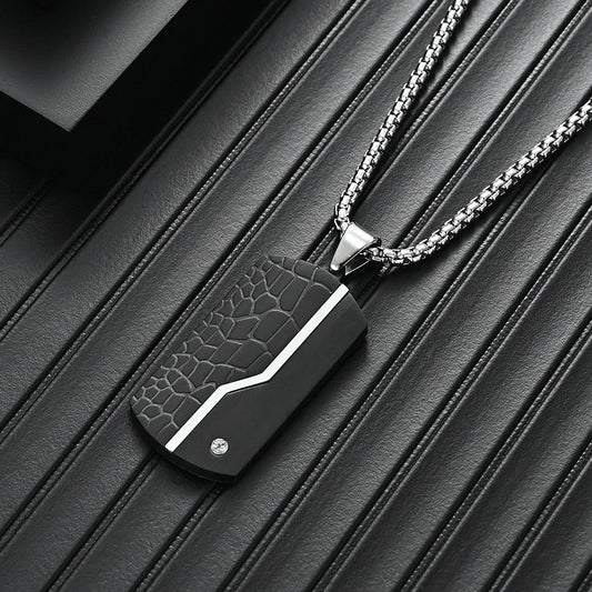 Half Crocodile Pattern One Zircon Dot Pendant Silver Chain Necklace (EGN105)