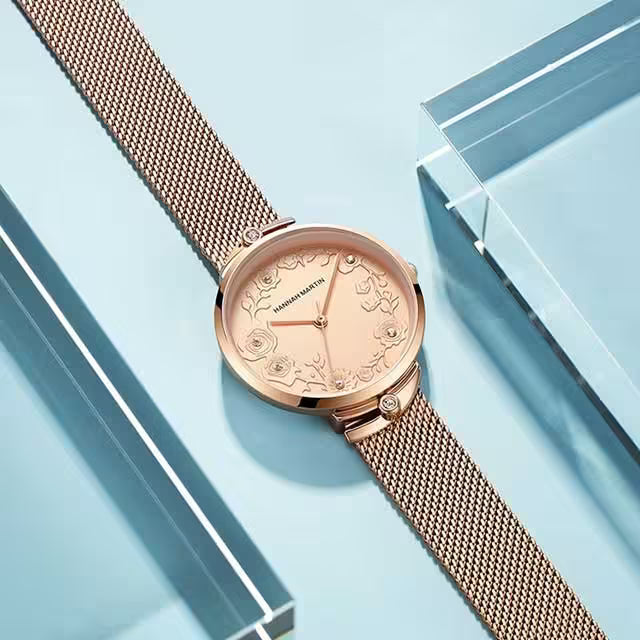 Montre femme HANNAH MARTIN en maille acier inoxydable, modèle (119F)