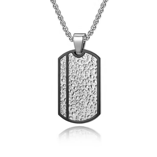 Collier pendentif homme à motif carré à surface irrégulière (EGN104)