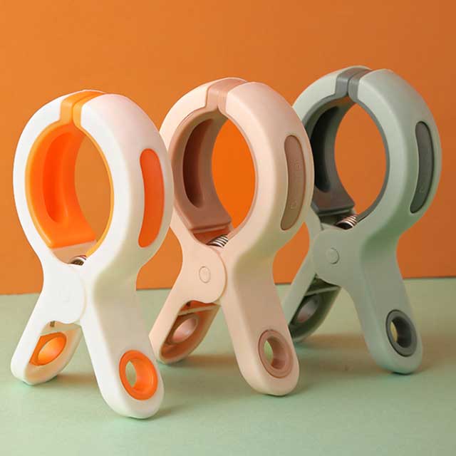 1/3pcs Large Beach Towel Clips – Plastic Strong Windproof Clothes Pegs, Reusable Non-Slip Quilt Hanging & Drying Clothespins