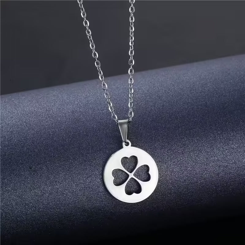 قلادة على شكل ورقة شجر للجنسين (EGN176)