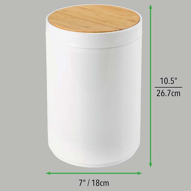 mDesign 1.3 Gallon Small Round Plastic Trash Can with Bamboo Swing Top Lid – White/Natural Wood Wastebasket for Bathrooms, Kitchens &amp; Home Offices