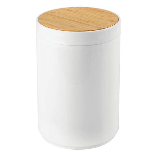 mDesign 1.3 Gallon Small Round Plastic Trash Can with Bamboo Swing Top Lid – White/Natural Wood Wastebasket for Bathrooms, Kitchens &amp; Home Offices