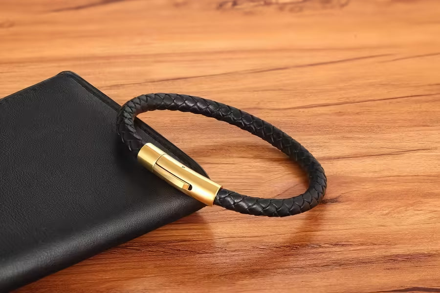 Magnetic Stainless Steel Buckle Leather Bracelet (EGBT396)