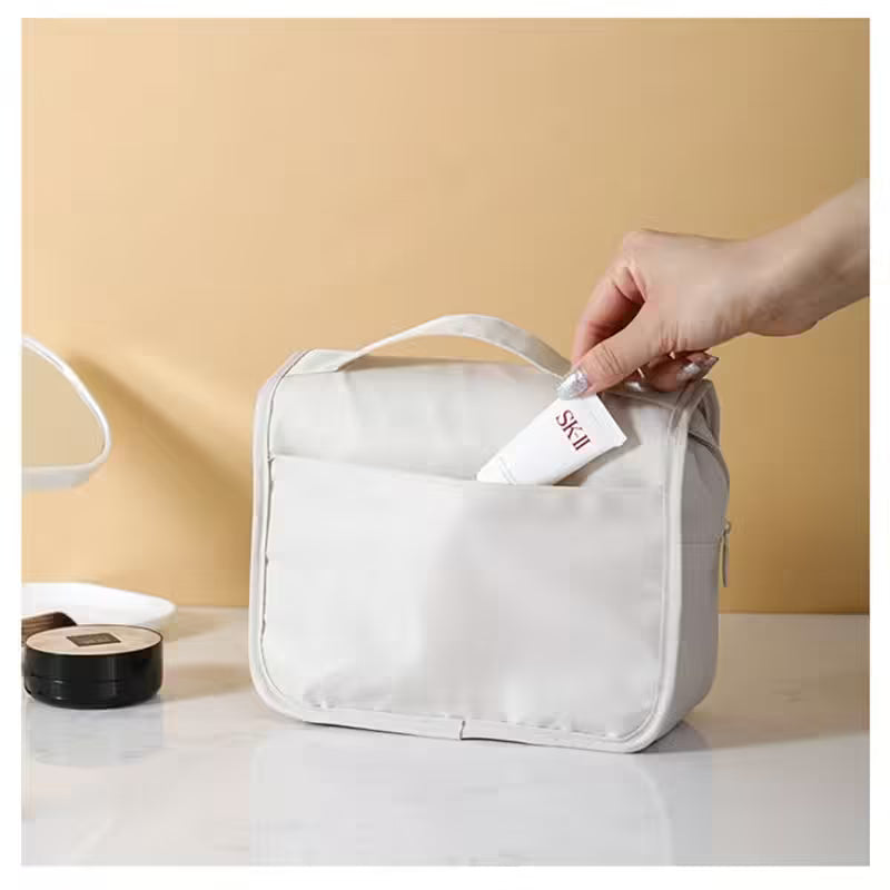 حقيبة تخزين واسعة ومقاومة للماء للرجال والنساء - حل متعدد الوظائف لتخزين أدوات النظافة أثناء السفر