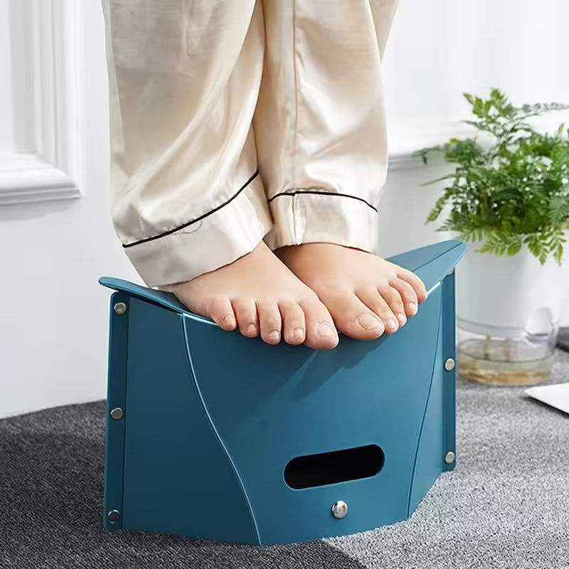 Portable Folding Stool – Ideal for Camping and Outdoor Use with Convenient Storage