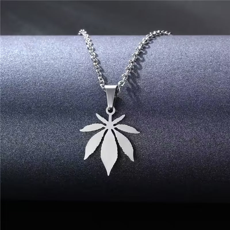 Collier unisexe avec pendentif feuille d'érable (EGN151)