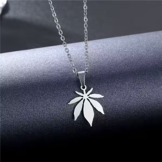 Collier unisexe avec pendentif feuille d'érable (EGN151)