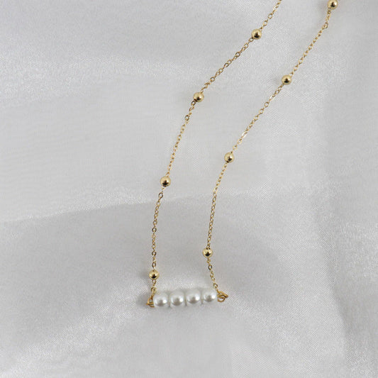 قلادة نسائية مصنوعة يدويًا من الفولاذ المقاوم للصدأ بسلسلة من اللؤلؤ (EGN217)