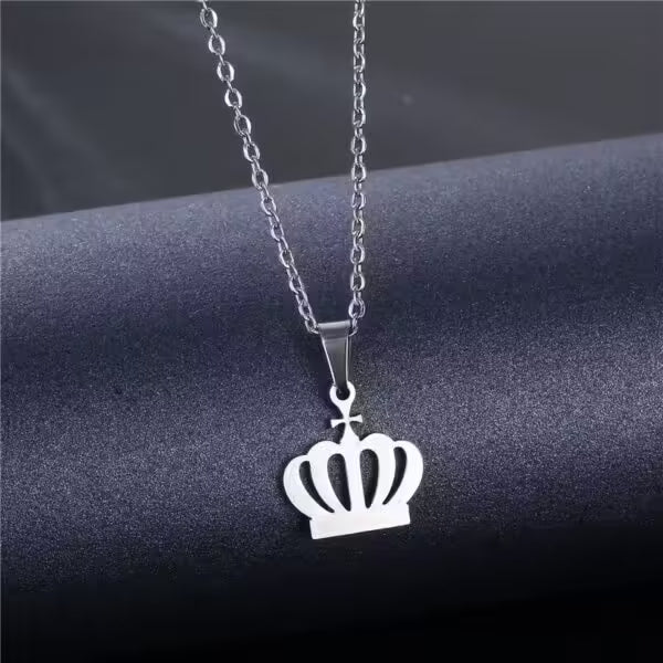Collier pour femme en acier inoxydable avec couronne de reine (EGN158)