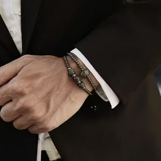 Bracelet Shamballa ajustable avec perles de 4 mm et tête de mort aux yeux rouges (lot de 2) (EGBT152) 