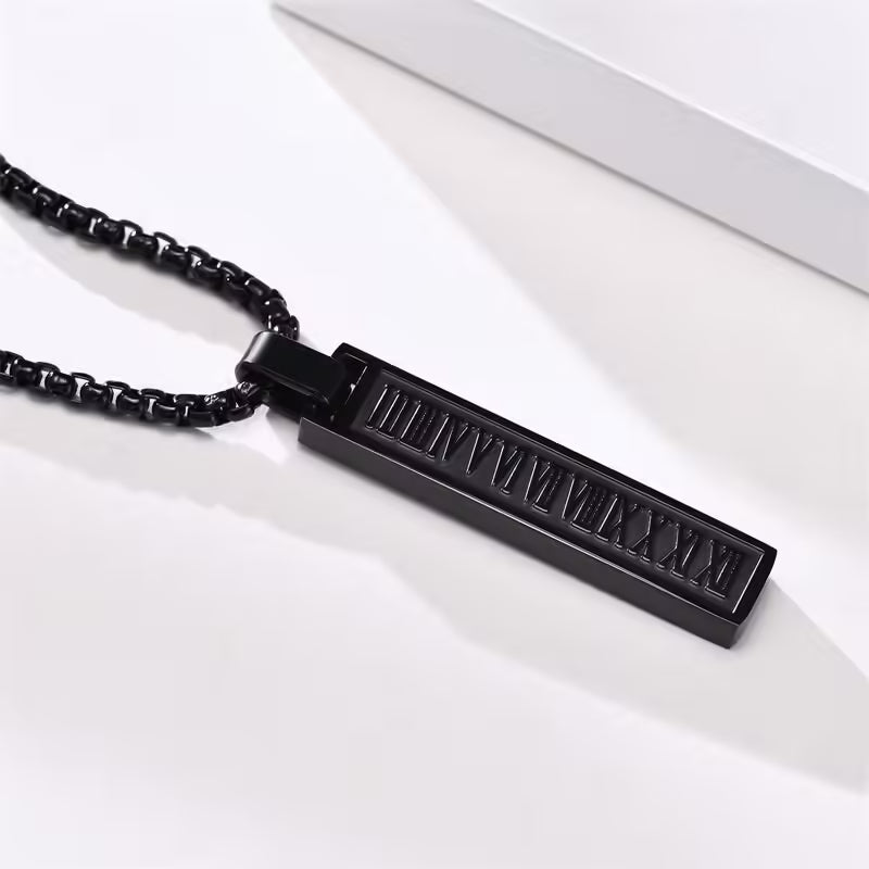 Collier rectangulaire en acier inoxydable avec chiffres romains (EGN052)