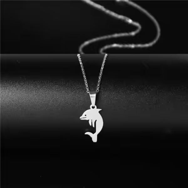 Collier unisexe avec pendentif requin en acier inoxydable (EGN179)
