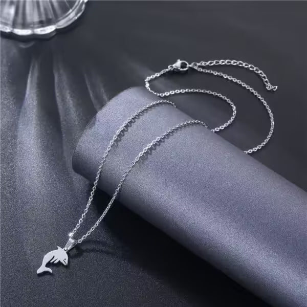 Collier unisexe avec pendentif requin en acier inoxydable (EGN179)