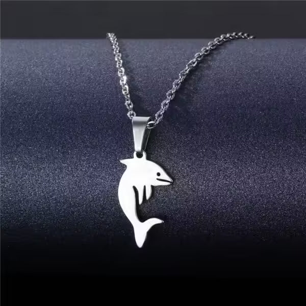 Collier unisexe avec pendentif requin en acier inoxydable (EGN179)