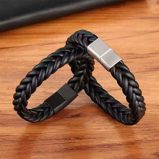 Bracelet en cuir noir simple avec boucle magnétique (EGBT154) 