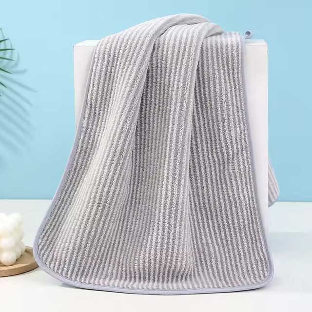 Soft & Comfortable Hand Towel – Absorbent, Quick-Drying Household Washcloth with Hook (35x75cm)