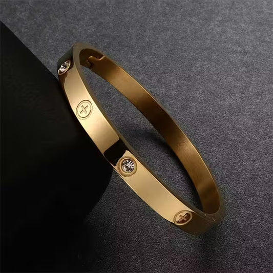 سوار نسائي من الفولاذ المقاوم للصدأ مرصع بالزركون (EGBT354)