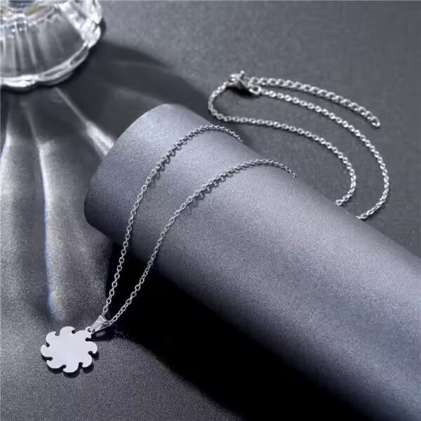 Sun Shape Pendant Unisex Necklace(EGN171)