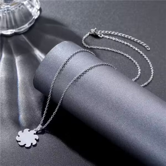 Sun Shape Pendant Unisex Necklace(EGN171)