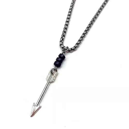 قلادة رجالية على شكل سهم رفيع (EGN129)