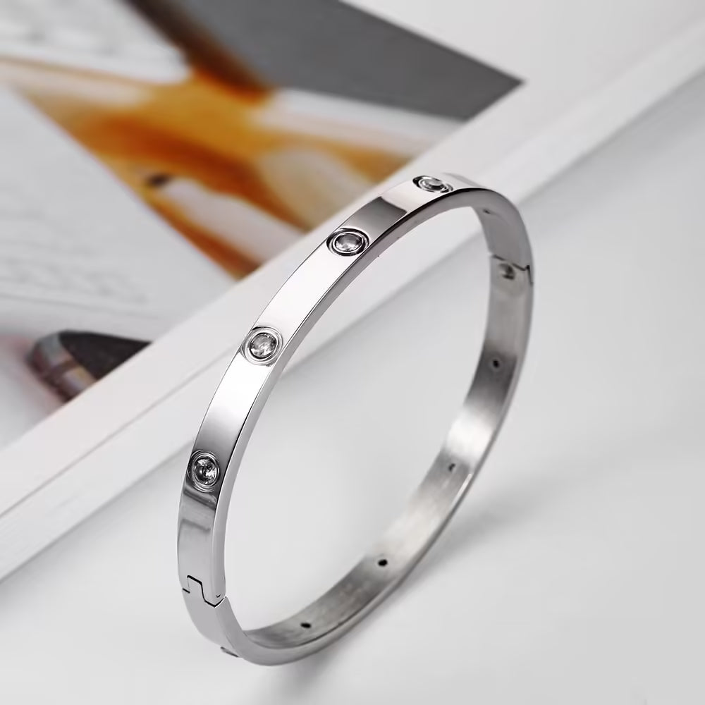Women Stainless Steel Cuff Bangle (EGBT330)