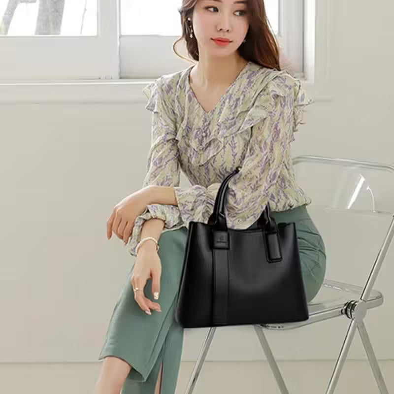 Women's Classic Black Shoulder Bag (EGB229)